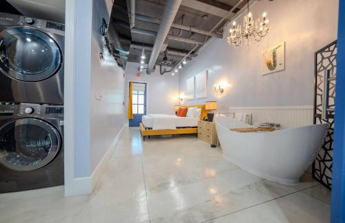 Ground Floor Waterfront on The Rez in Madison - Foto 17