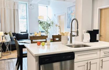 Extra-Large Downtown 5B2B Apt with Private Kitchen, Near Brown, Walk to Convention Center & PPAC - Foto 7