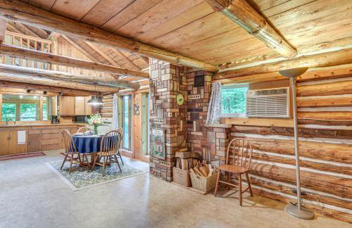 Authentic Log Cabin with Private Pond in Glidden - Foto 8
