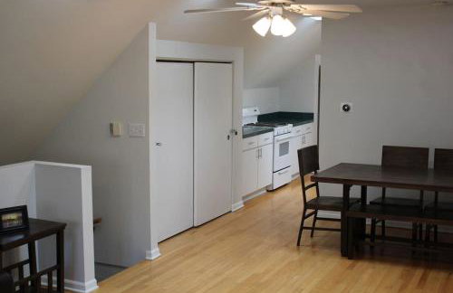 Lincoln Park Living - 3 Queen Beds - Sleeps 6 - Foto 3