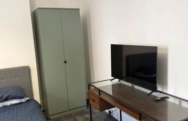 ResiLets Barnard St NEW Large 4 Bed House, Contractor Stays, Central - Foto 2