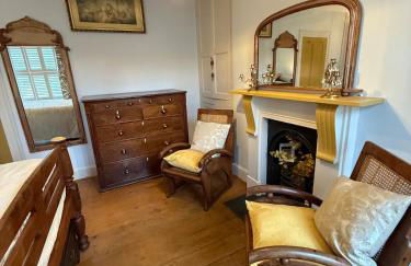 Delightful Georgian terrace house - Photo 1