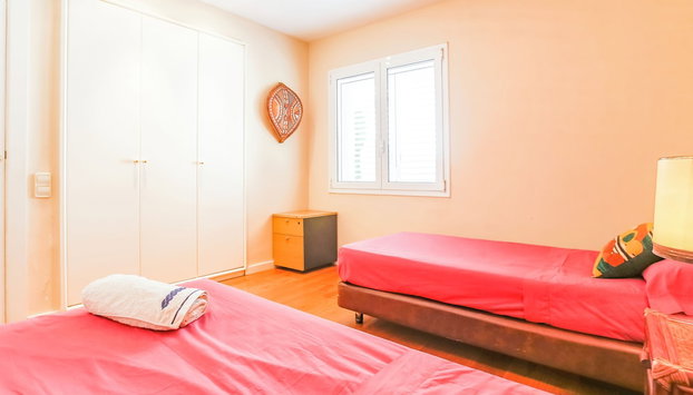 Just 10 Minutes From Sitges, House With Private Garden and Pool- - Foto 4, Habitación