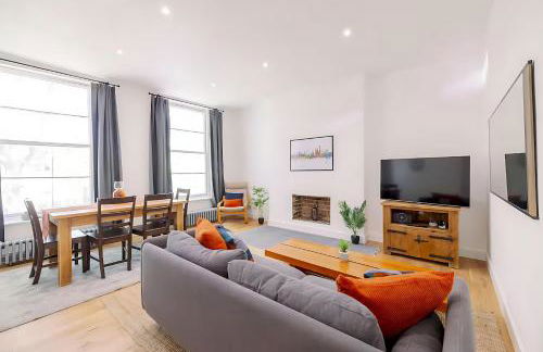 Bright, Spacious 2-bed, 5 mins from Tube, Sleeps 4 - Pass the Keys - Foto 1