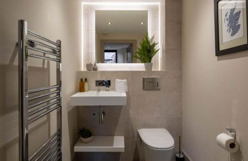 Arran Shores Luxury Shorefront Apartment 2 - Photo 14