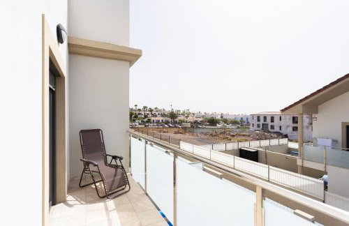 Private Luxury Villa with Pool near Golf Course & Marina - Photo 26