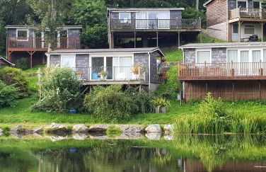 81 Glan Gwna chalet with lakeside balcony - Foto 1