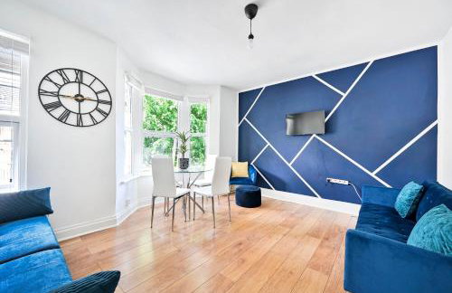 2-Bed, Sleeps 8 in Leyton E10, Near Stratford - Foto 1