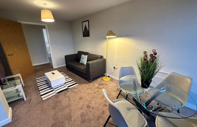 Adelphi Wharf Apartments by Beehosting - Photo 41