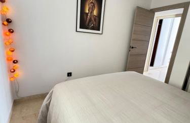 Modern Apt by Beach & Old Town with pool - Foto 15