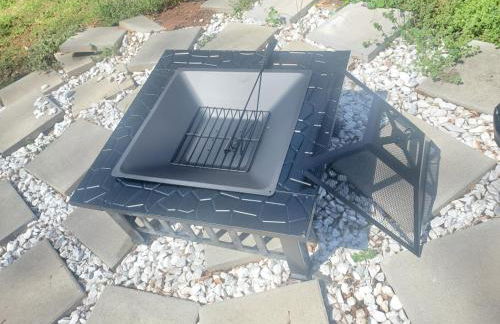 Gorgeous Cabin by Lake with Waterview and walking access - Foto 15