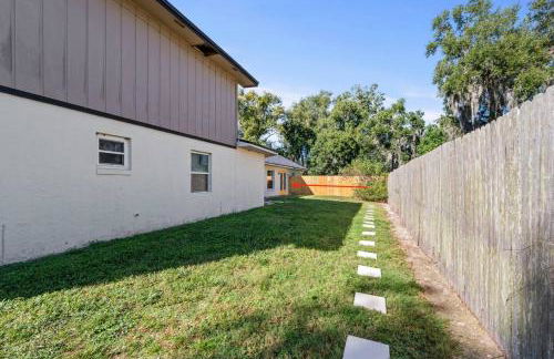 Sunny Auburndale Retreat with Pool - Photo 37