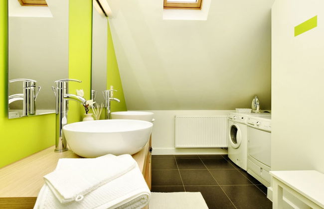 Luxurious Holiday Home in Courtil with Hot Tub - Photo 26