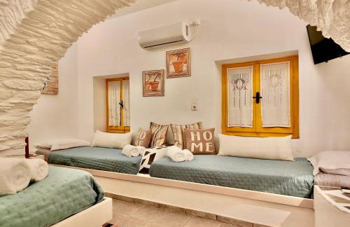 Ioulis Century Home - Photo 8