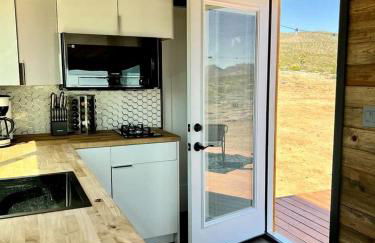 Stunning Tiny House with Picnic Space, Barbecue and Fire Pit in Meadview, Arizona - Foto 10