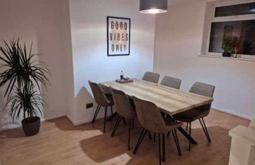 Cosy 2 Bedroom Macclesfield House - Foto 1