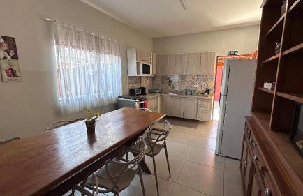 Villa do Aconchego - Casa Decorada para até 6p - Próxima ao Centro - Churrasqueira - Foto 5