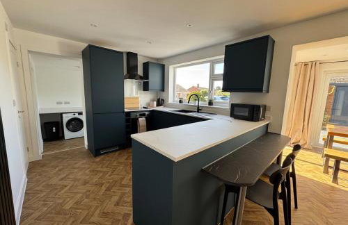 Modern & Spacious Home in Exeter - Smart TV & Xbox - Foto 12