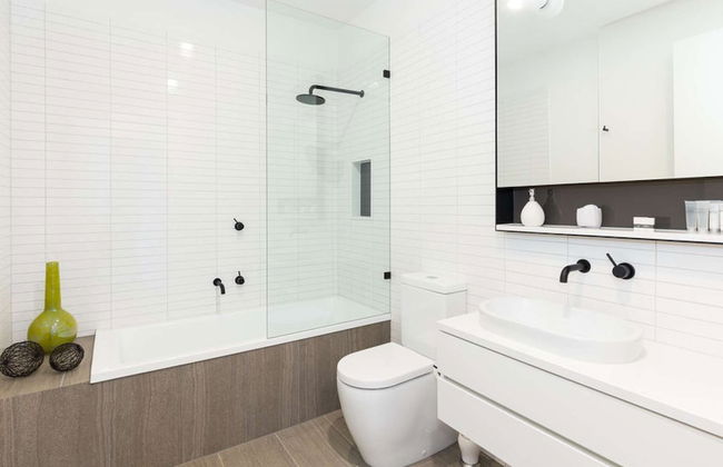 Class, Style and Location in Carlton - Photo 7