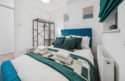 Lawrence Ave 4BD-2Storey House Fast Wifi Families & Leisure By AltoLuxo Short Lets & Serviced Accommodation With Free WiFi & Parking - Foto 6