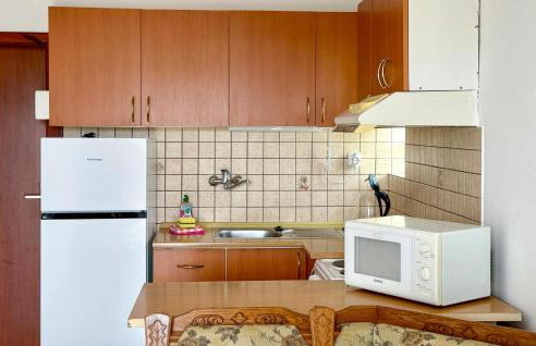 2 Bedroom Amazing Apartment In Labin - Foto 18