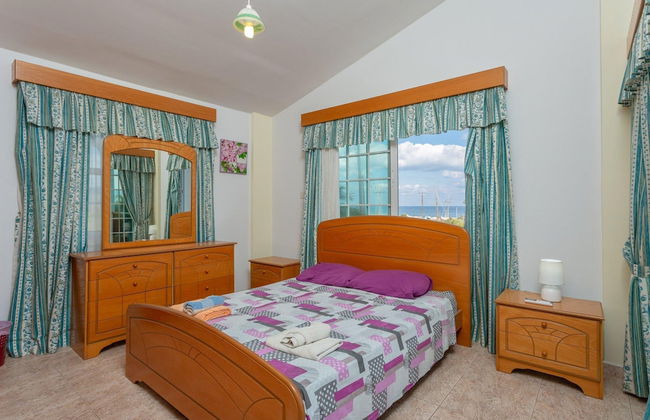 Villa Iliada Large Private Pool Walk to Beach A C Wifi Car Not Required - 2143 - Foto 17