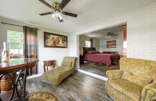 Hook, Line and Leisure Lakefront Gem with Porch! - Foto 21