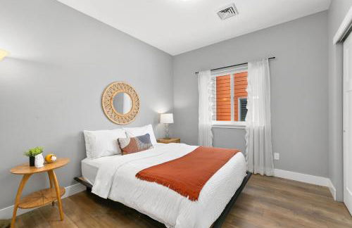 Contemporary Gem - Rooftop Deck & Private Hot Tub! - Foto 24