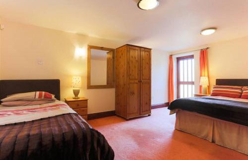 Super Spacious Country house pet/party friendly. - Foto 24