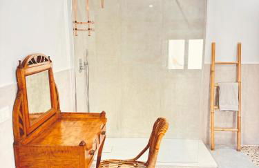 Renovated Tuscan Home overlooking Vineyards - Photo 12