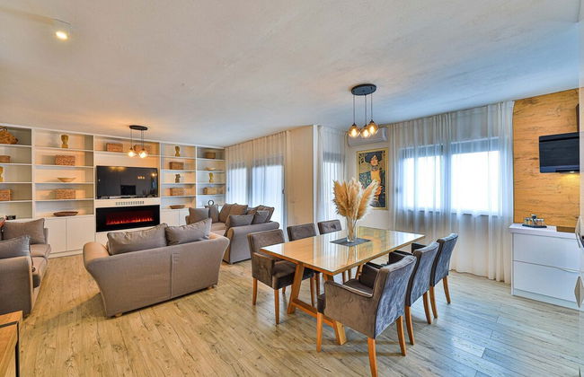 Charming Villa With Outdoor Pool, Bbq, and Sun Deck in Tranquil Kaštela Area - Foto 14