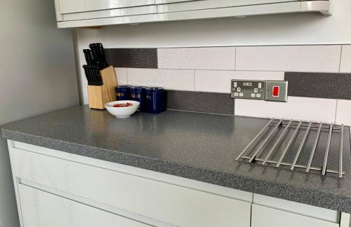 6BR Home with Parking Near Wolverhampton - Foto 29