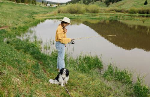 Colorado Glamping Adventures in Golden Gate Canyon Park, in this Cute Cabin Rental - Foto 9