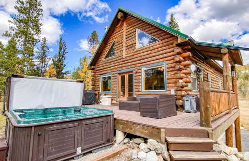 Secluded Log Cabin with Views & Hot Tub, Foosball, Wood Stove - Heavenly Homestead - Foto 50