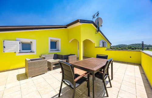 Villa Andrea for 17 people with private 40 m2 pool & pet friendly near Poreč - Photo 16