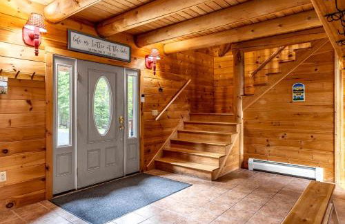 Secluded Cabin with Fireplace and Games in Lily Bay Township, Maine - Foto 29
