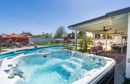 Sleeps 18 Private Pool & Hot Tub Playground - Photo 46