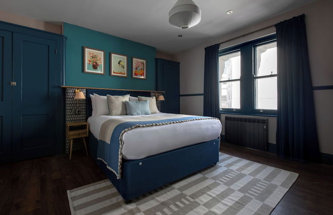 Round House Apartments - Photo 2