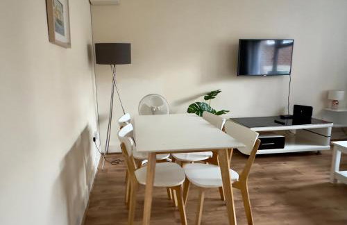 Serene 2 Bedroom Flat Free Off-Street Parking 1 ELWB Van Close to Tube - Foto 10