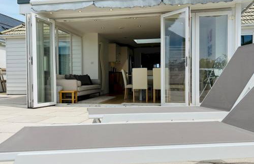 Fabulous Beach Front Holiday Location - Pass the Keys - Photo 32