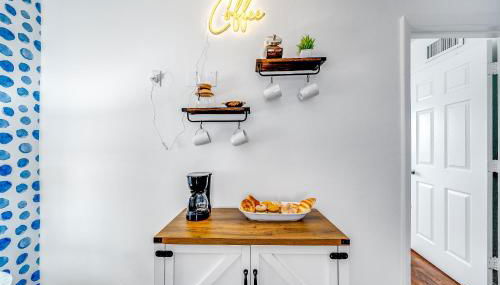 Family & Friends Retreat - Sleeps 19 - PalmWaveStays - Foto 4