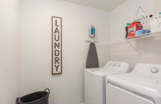 Modern Decor & Style KING bed Wifi with Garage - Foto 9