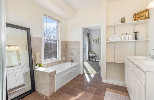 Downtown Views-Prime Location! - Foto 28