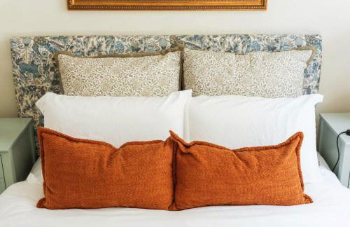 Historic 1897 Bill Murray House, DT Charm, Game Room and Parking - Foto 36