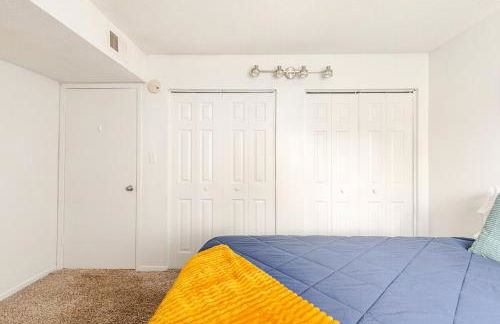 Quiet 2 BR APT - Near Hospitals - Free WiFi - Foto 18