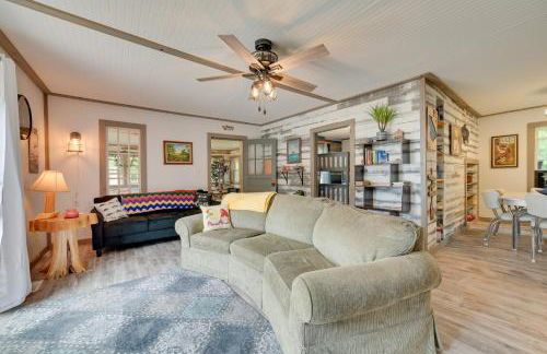 Lakefront Michigan Abode with Deck and Fire Pit! - Foto 3