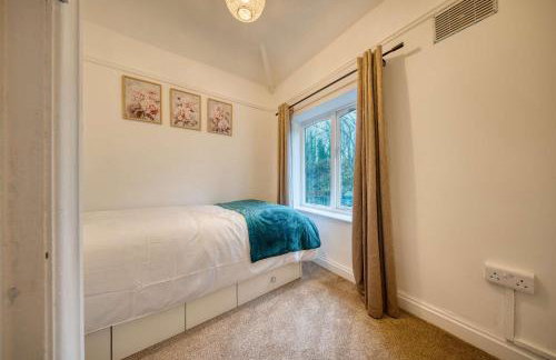 Modern 3BR Manchester Home Sleeps 7 Parking - Foto 25