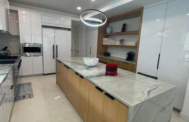 Beach House with Rooftop Jacuzzi - Foto 46