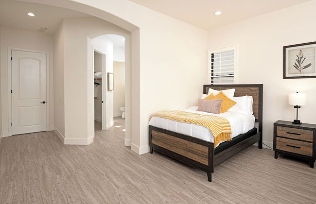 Luxury Resort Style Living w/ Pool & Jacuzzi - Foto 2