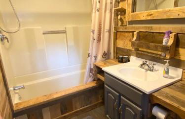 Lakeside Retreat - HOT TUB, Swimming, Boats - Foto 13